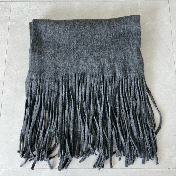 LUCKY BRAND Solid Gray Oversized Extra Long Felts Fringed Wrap Shawl Scarf NWOT - Picture 11 of 11